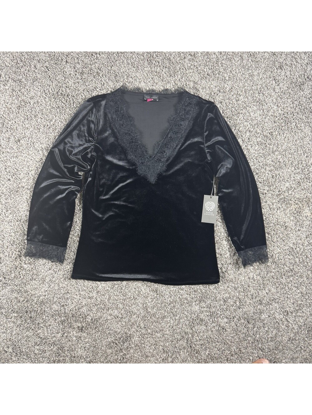 Vince Camuto NWT Black  V-Neck Long Sleeve Blouse Velvet